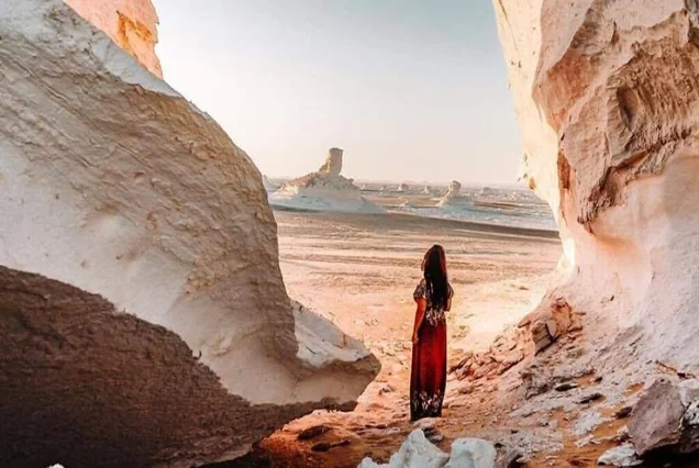 Desierto Blanco Y El Oasis De Bahariya Safari Privado de 2 Días