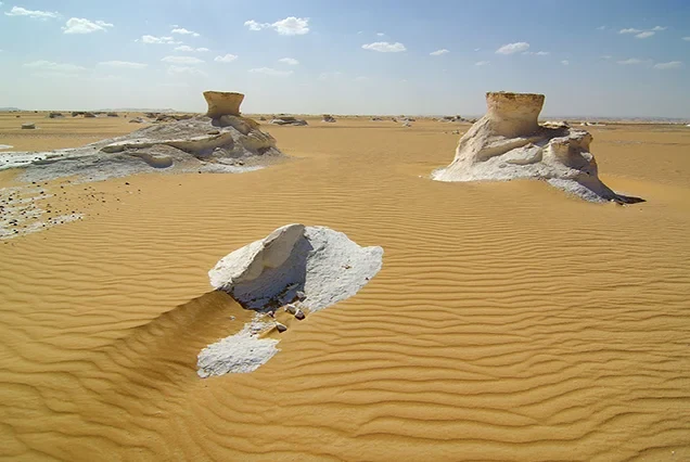 Desierto Blanco Y El Oasis De Bahariya Safari Privado de 2 Días