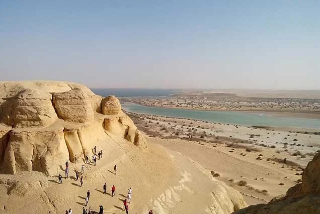 Desierto Blanco Y El Oasis De Bahariya Safari Privado de 3 Días
