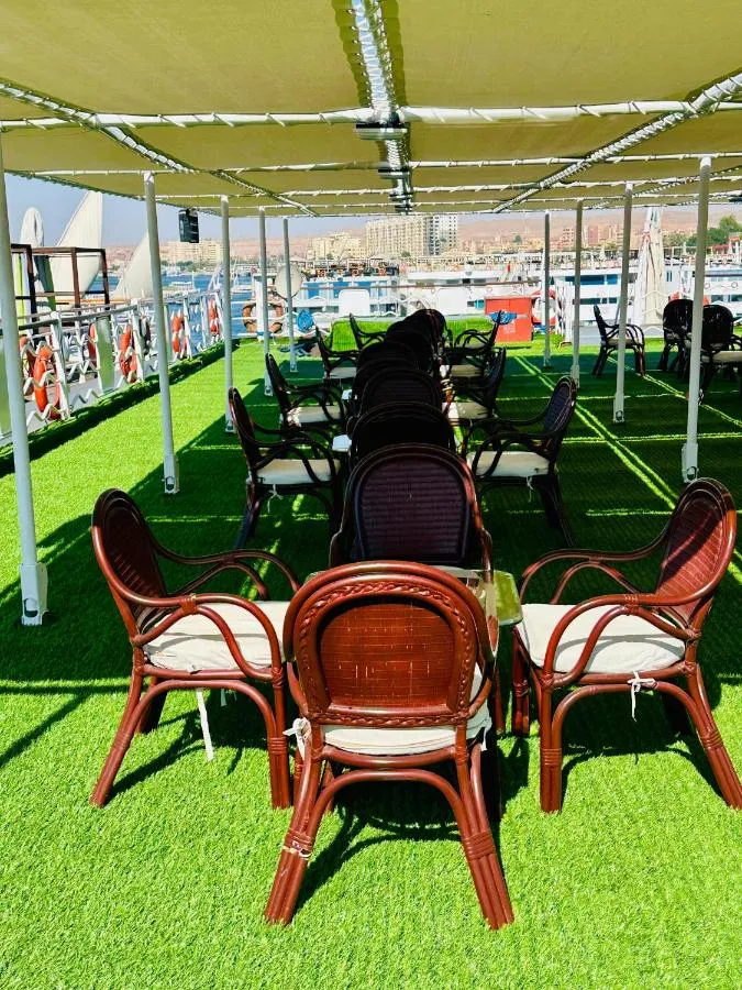 Crucero Nilo Chateau Lafayette 5 Días Luxor Asuán