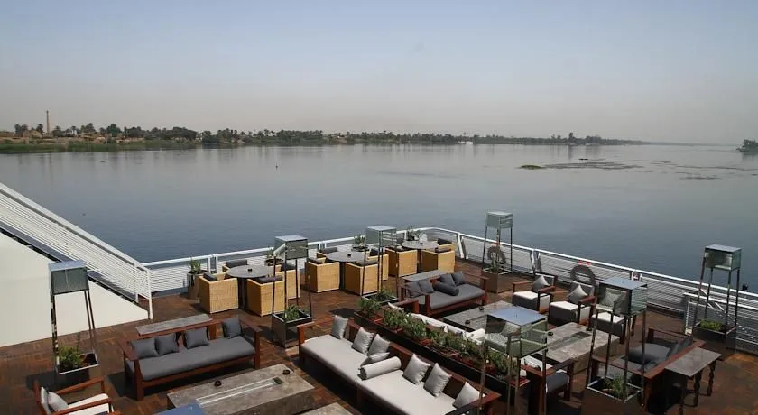 Crucero Nilo MÖVENPICK MS DARAKUM 10 Días Luxor Cairo