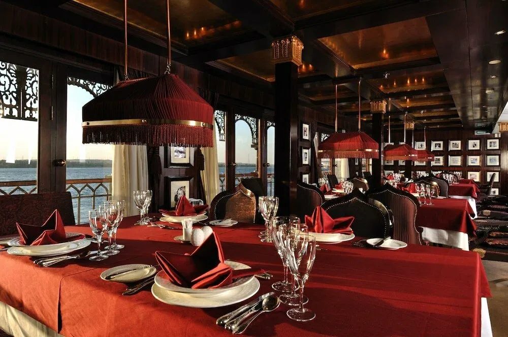 Crucero Nilo Mövenpick SS Misr 4 Días Asuán Luxor