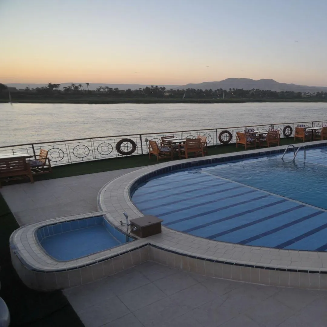 Crucero Nilo Royal Esadora 5 Días Luxor Asuán