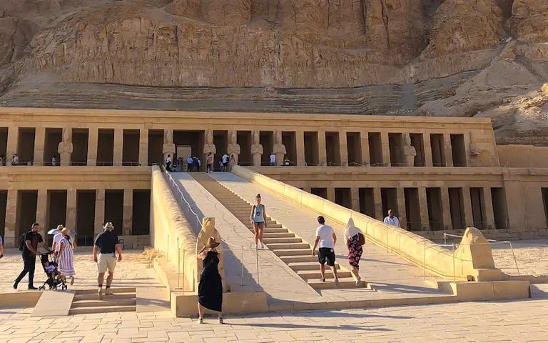 Crucero Nilo Royal Ruby 4 Días Asuán Luxor