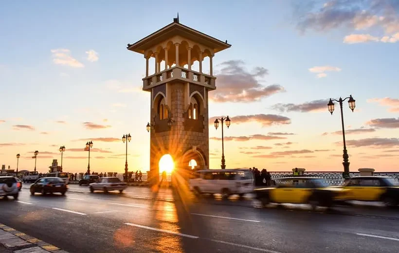 4 Dias en Egipto Tour VIP con Vuelos Pirámides Luxor y Alejandría