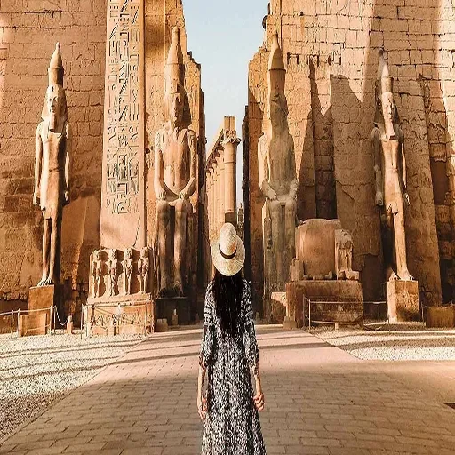 Expedición de Alta Gama: Crucero Luxor Abu Simbel de 5 Días
