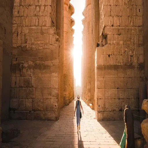 Expedición de Alta Gama: Crucero Luxor Abu Simbel de 5 Días