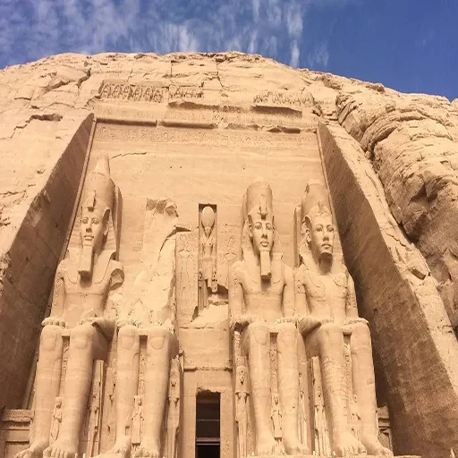 Expedición de Alta Gama: Crucero Luxor Abu Simbel de 5 Días