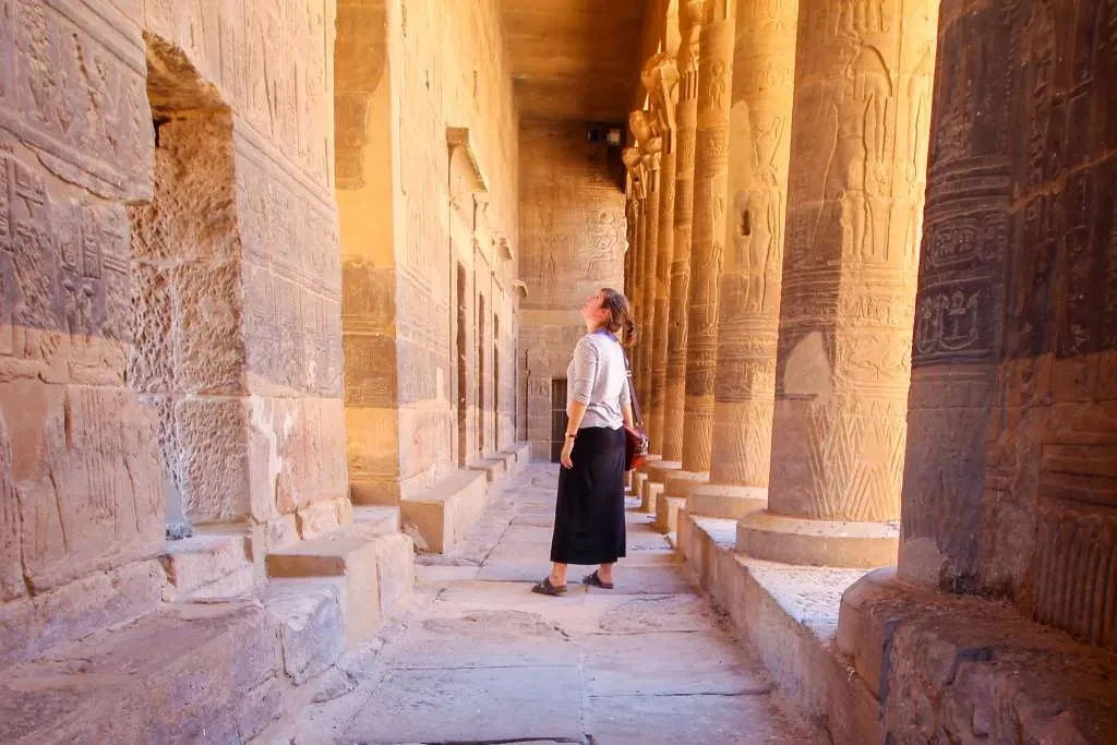 Explore los Secretos del Alto Egipto con el Exclusivo Crucero Luxor Aswan 3 Noches