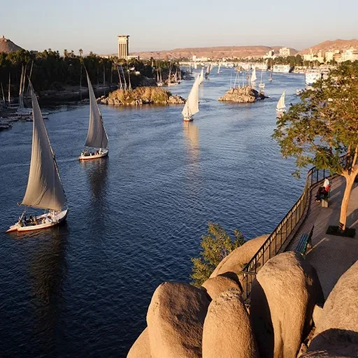 Experiencia Inolvidable: Crucero Nilo Luxor Aswan de 4 Días