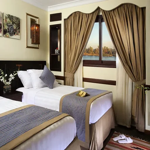 Dahabiya Crucero Nilo Amirat 8 Días Luxor Asuán