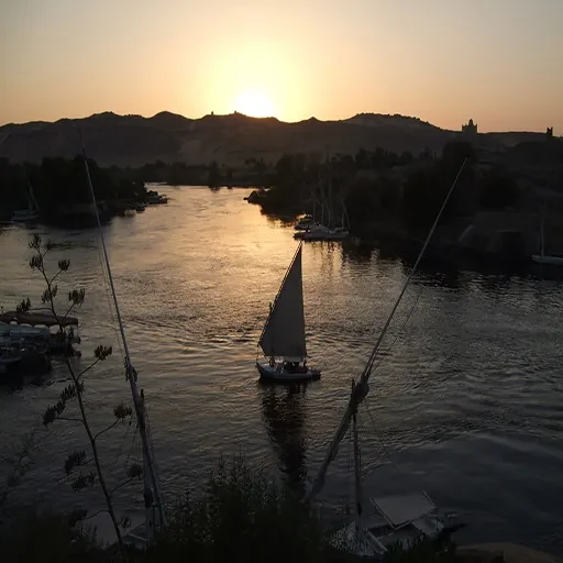 Dahabiya Crucero Nilo Minya 4 Días Asuán Luxor