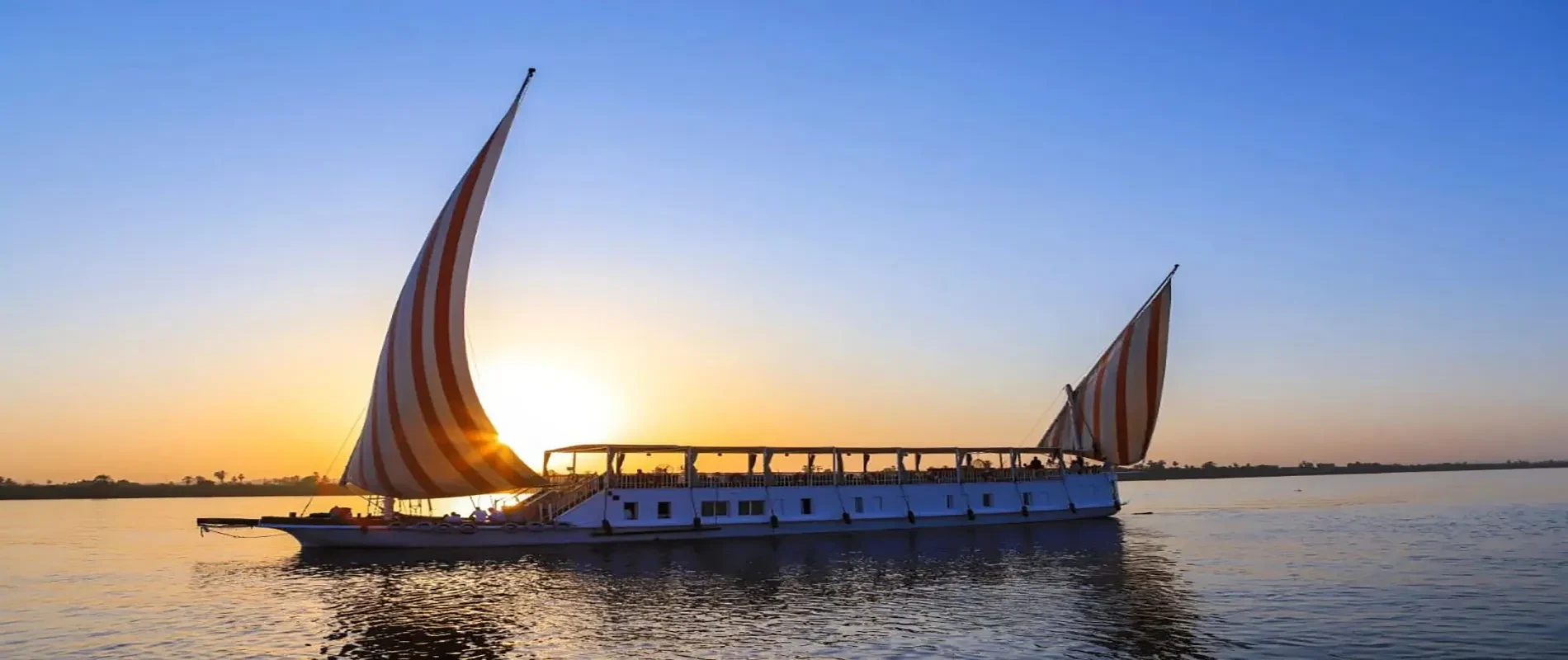 Dahabiya Crucero Nilo Three Pyramids 4 Días Asuán Luxor