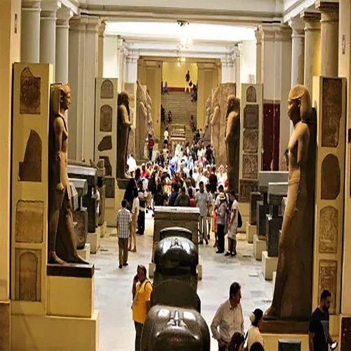 Siete Milenios de Esplendor Guía de Viaje por El Cairo y las Pirámides
