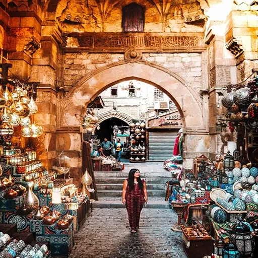 Siete Milenios de Esplendor Guía de Viaje por El Cairo y las Pirámides