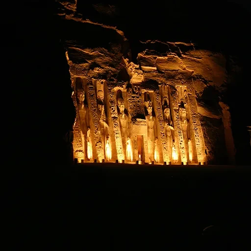 Magia Nocturna en el Espectáculo De Luz Y Sonido en El Templo De Abu Simbel