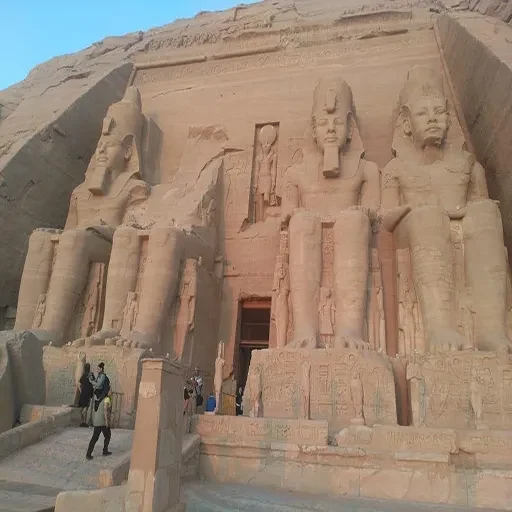 Excursión De Asuán a Abu Simbel en Autobús