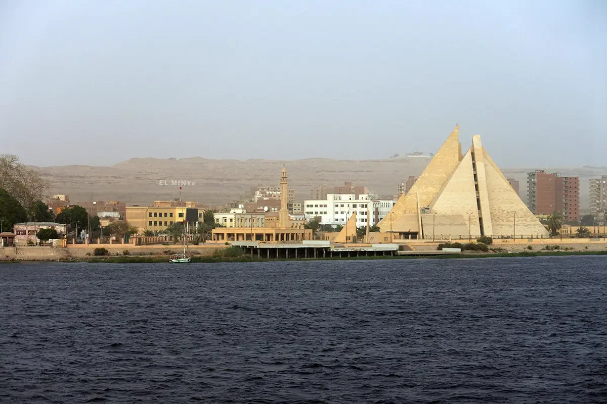 Excursión Desde El Cairo a El Menia Tour Privado VIP a Beni Hassan y Tel Amarna