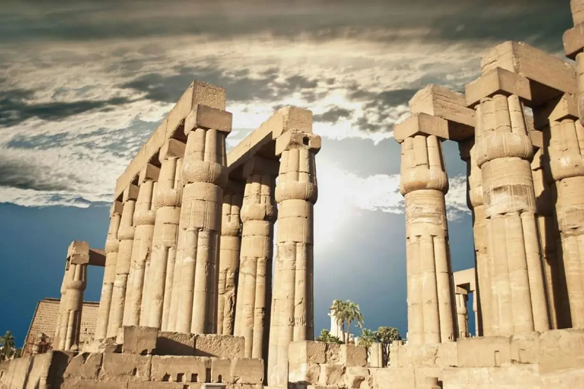 Luxor en 3 Dias Tour VIP con Hotel 5* Valle de los Reyes y Museos Privados