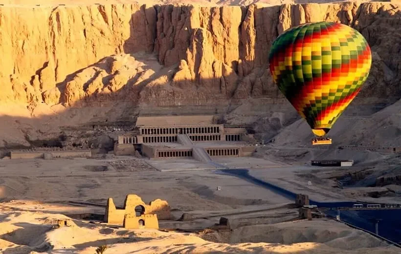 Luxor en 3 Dias Tour VIP con Hotel 5* Valle de los Reyes y Museos Privados