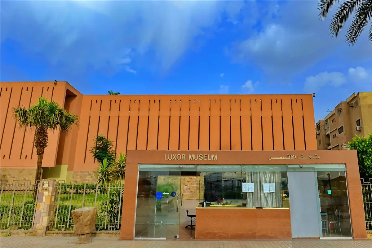 Museo De Luxor: Tesoros del Arte Faraónico y la Eternidad