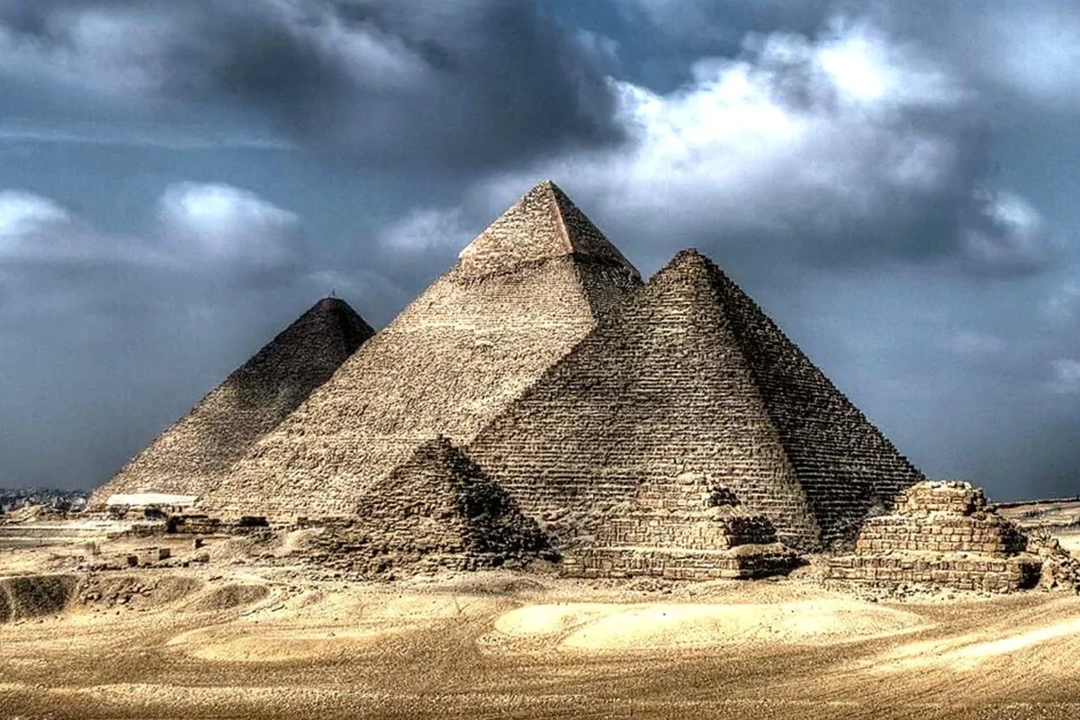 Pirámides De Giza Y Saqqara Tour Privado VIP desde Puerto Saíd