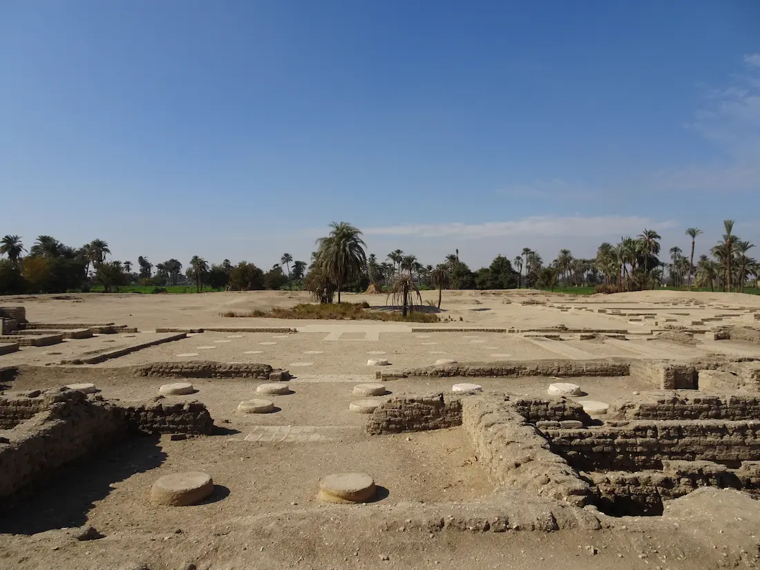 Excursión Desde El Cairo a El Menia Tour Privado VIP a Beni Hassan y Tel Amarna