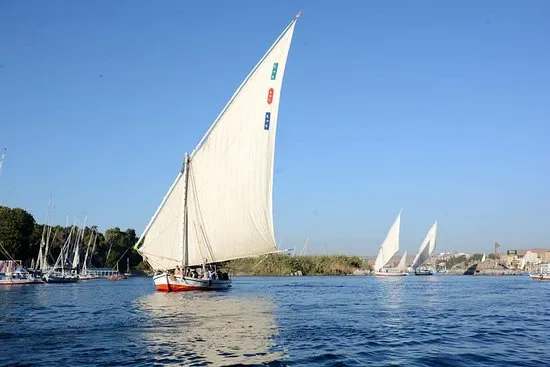 Paseo en Faluca Por El Nilo El Cairo Navegación Privada de 2 Horas al Atardecer