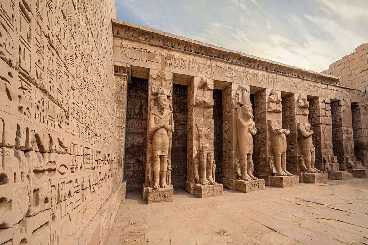 Templo De Habu en Luxor Tour Privado VIP y Valle de las Reinas