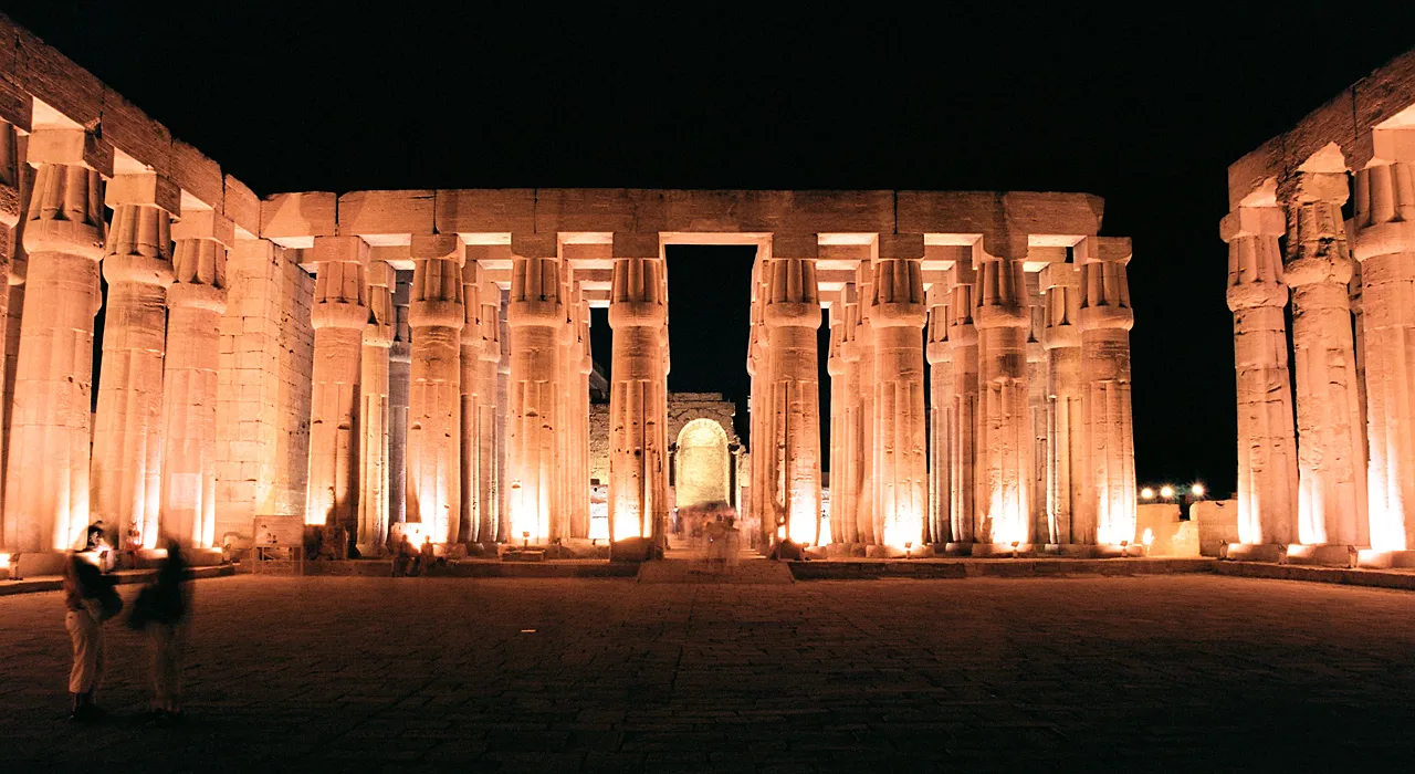 Romance Eterno con el Paquete de 4 Dias Luna Miel Egipto