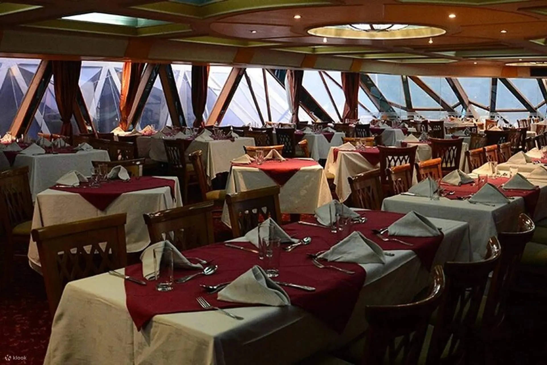 Disfrute de una Velada Inolvidable con el Mejor Crucero Con Cena en El Cairo