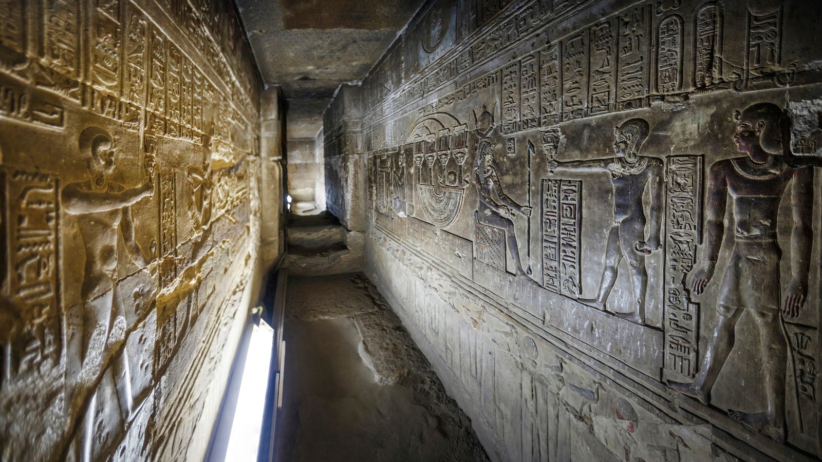 Templos De Abidos Y Dendera: Guía Espiritual de Lujo